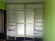 Vstavané skrine a šatníky