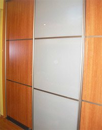 Vstavané skrine a šatníky